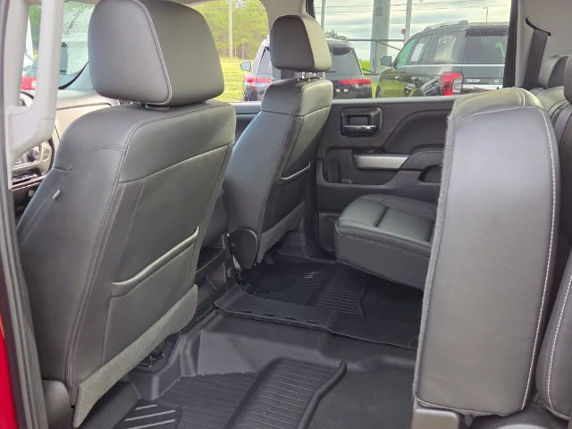 Used 2018 Red Chevrolet LT image 8