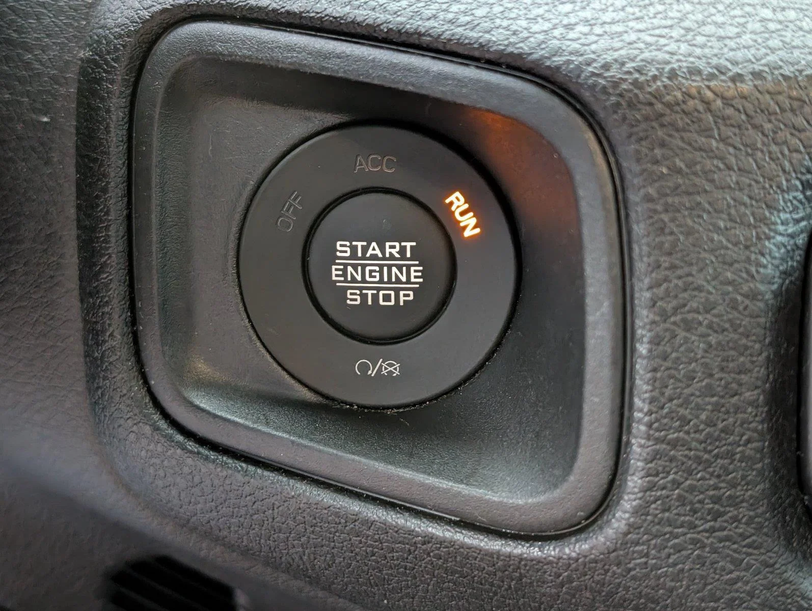 Used 2024 Hydro Blue Pearlcoat Jeep Sport image 24