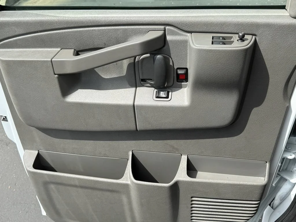 Used 2025 Summit White GMC Work Van image 27