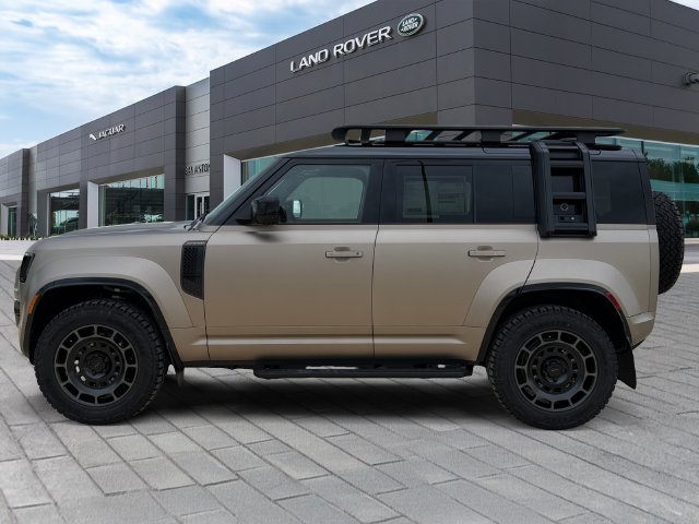 New 2026 Petra Copper Land Rover OCTA image 2