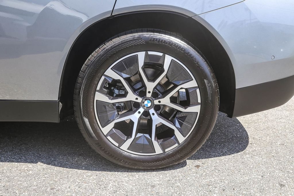 Used 2026 Skyscraper Grey Metallic BMW 30 xDrive image 8