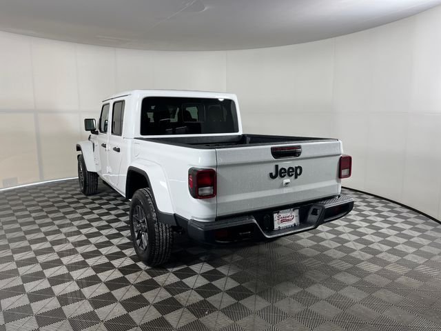 New 2026 Bright White Clear-Coat Exterior Paint Jeep Sport S image 3