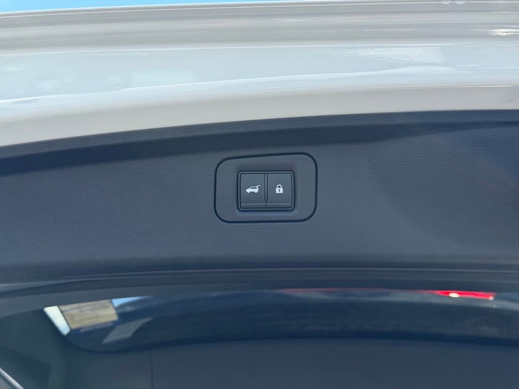 New 2026 Everest White TriCoat Nissan Platinum Reserve image 39