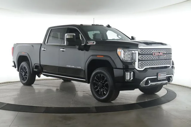 Used 2021 Black GMC Denali image 2