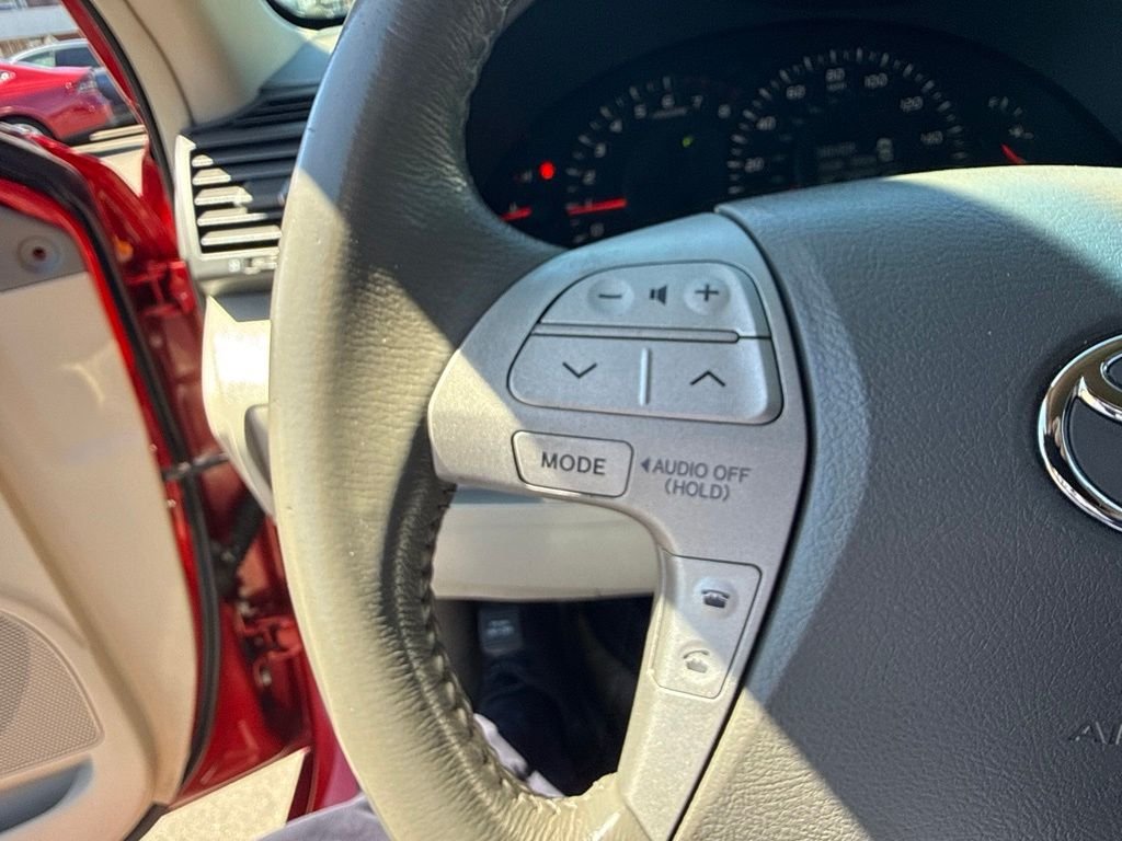 Used 2007 Red Toyota XLE image 23