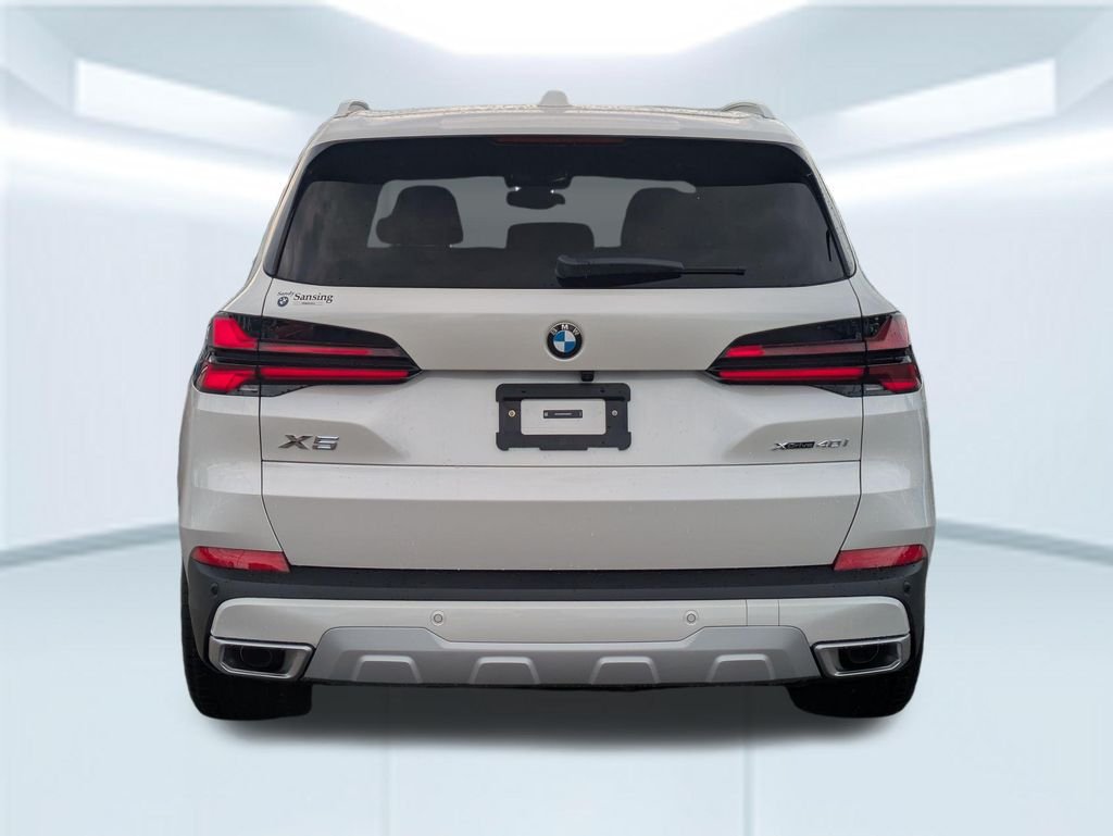 New 2026 Mineral White Metallic BMW xDrive40i image 4