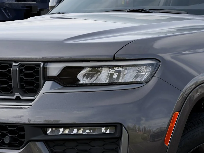 New 2026 Baltic Gray Metallic Clear-Coat Exterior Paint Jeep Limited Reserve image 7