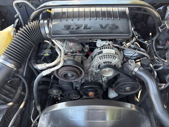 Used 2008 Blue Jeep Sport image 31
