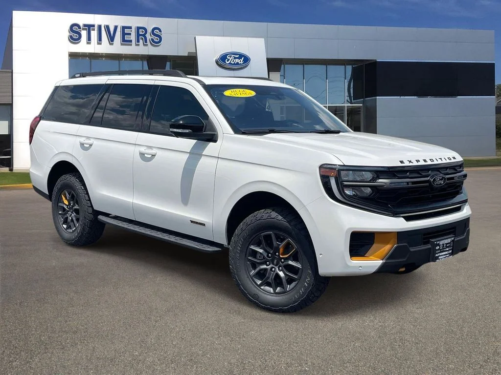 New 2025 Star White Metallic Tri-Coat Ford TREMOR® image 1