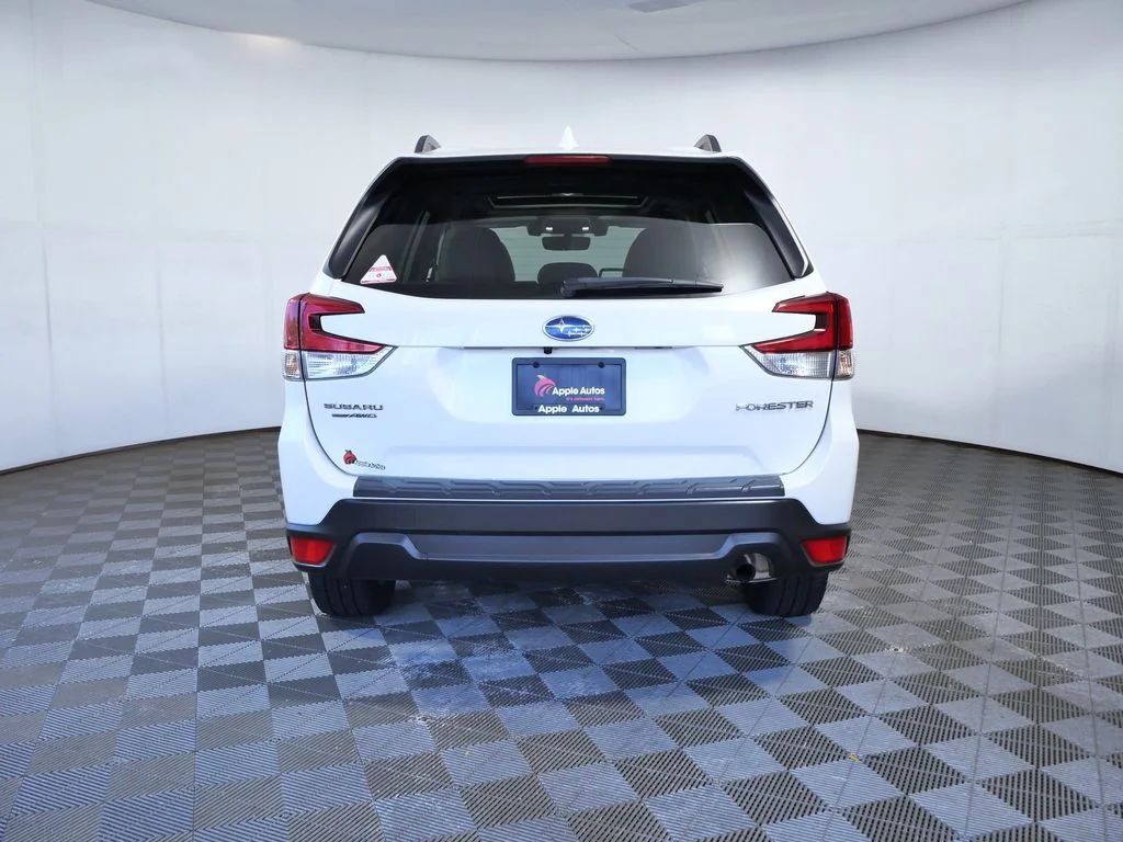 Used 2020 White Subaru Premium image 5