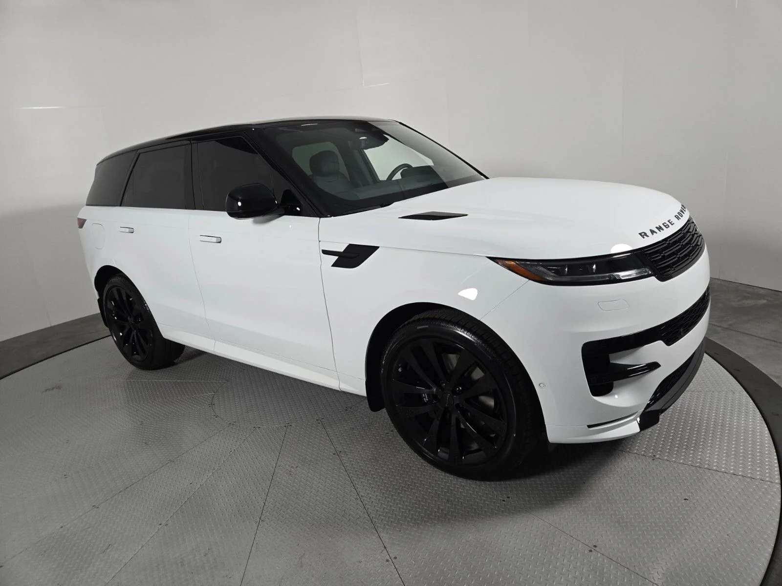 New 2026 Fuji White Land Rover Dynamic SE image 14