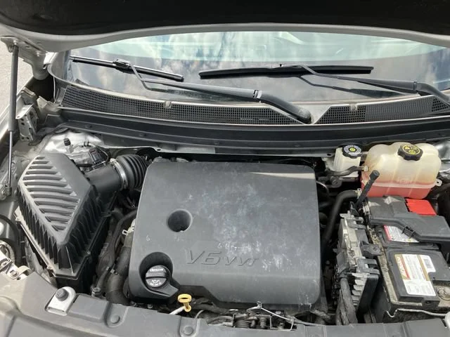 Used 2018 SILVER ICE METALLIC Chevrolet LS image 27