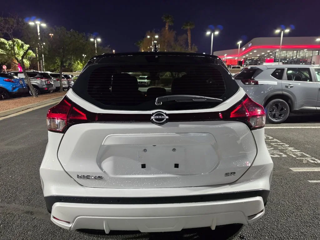 Certified Used 2023 White Nissan SR image 6