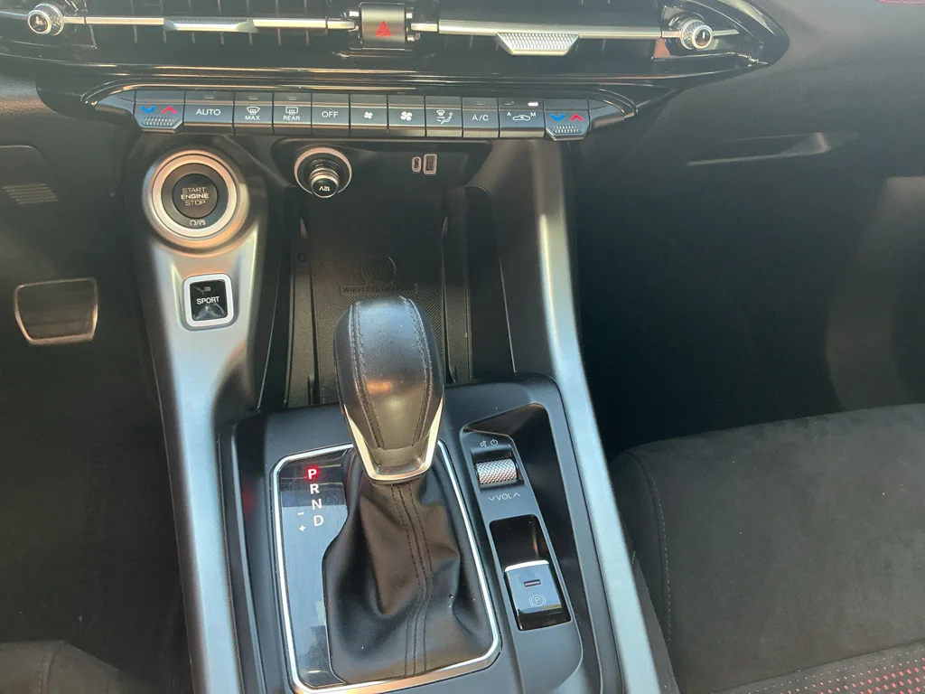 Used 2024 Acapulco Gold Dodge R/T Plus image 18