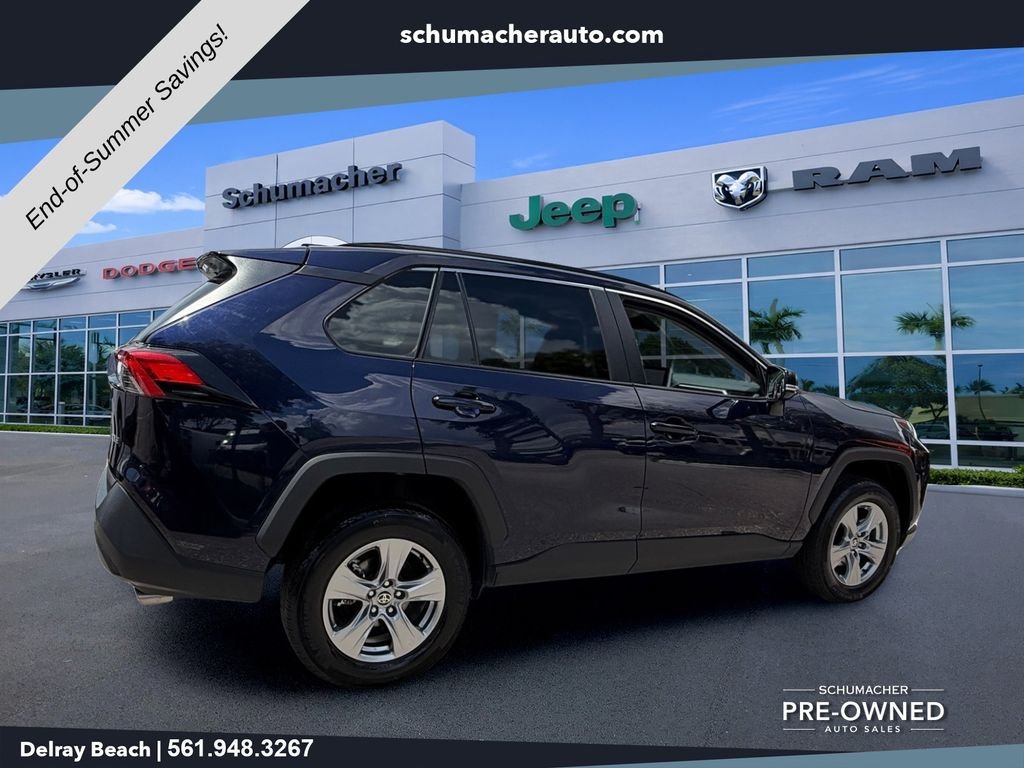 Used 2025  Toyota XLE image 7