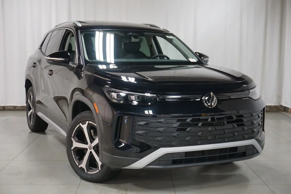 New 2026 Deep Black Volkswagen 2.0T SE image 4