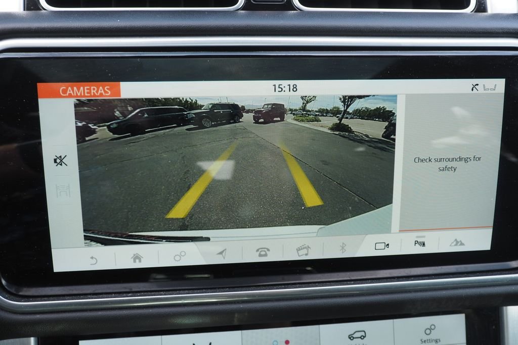 Used 2022 White Land Rover Westminster image 27