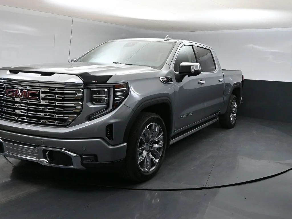 Used 2024 Silver GMC Denali image 5