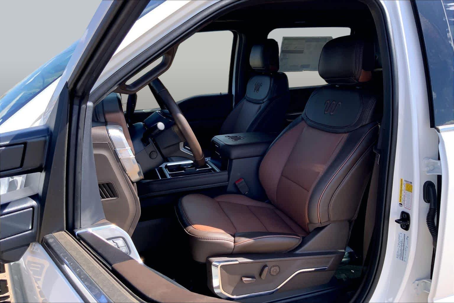 New 2027 Star White Metallic Tri-Coat Ford F-350® King Ranch® image 9