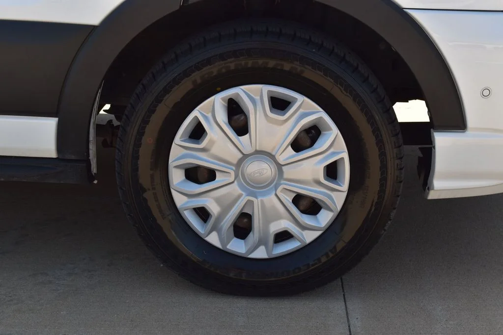 Used 2023 Oxford White Ford XLT image 21