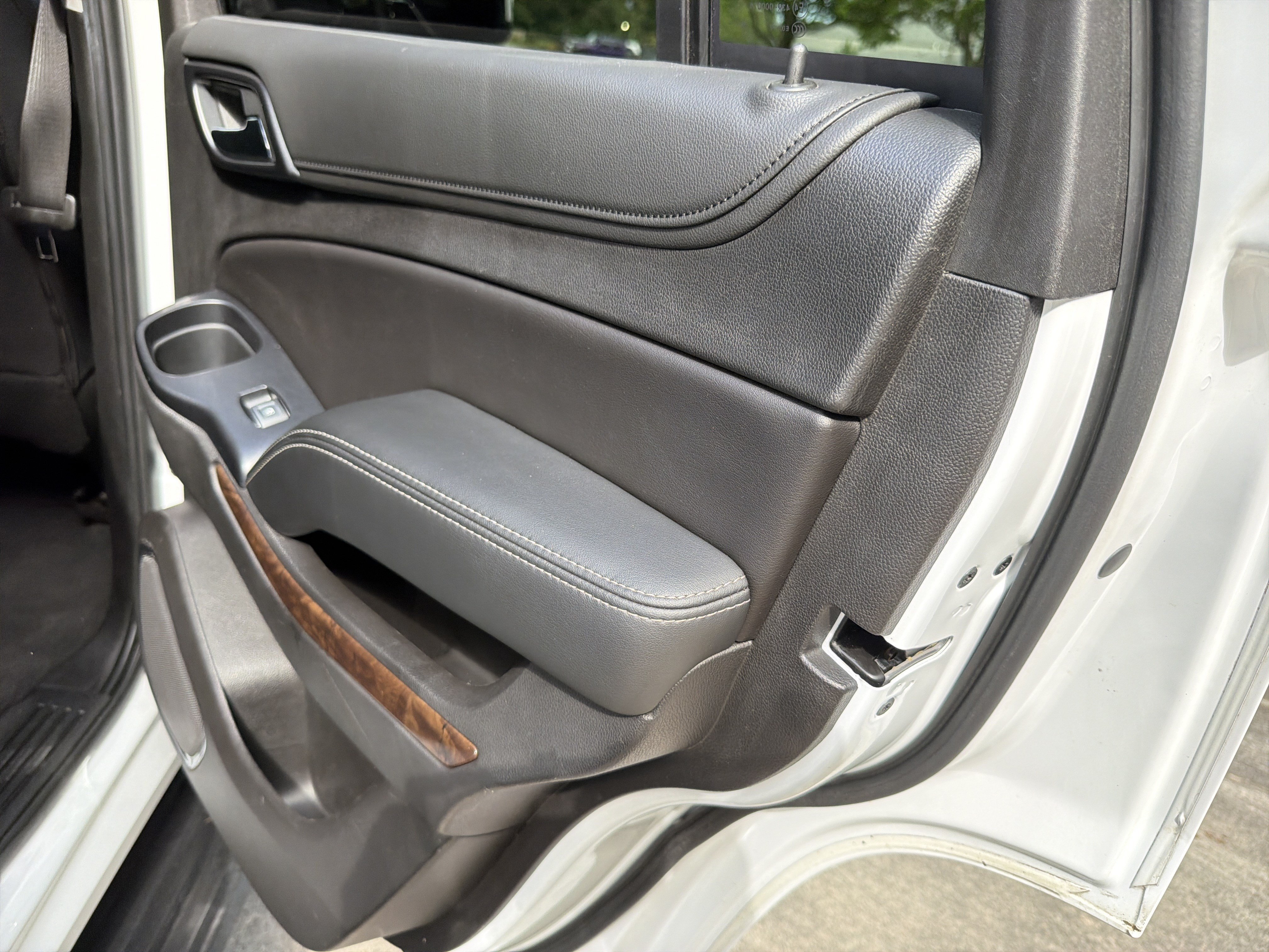 Used 2019 Summit White Chevrolet LS image 19