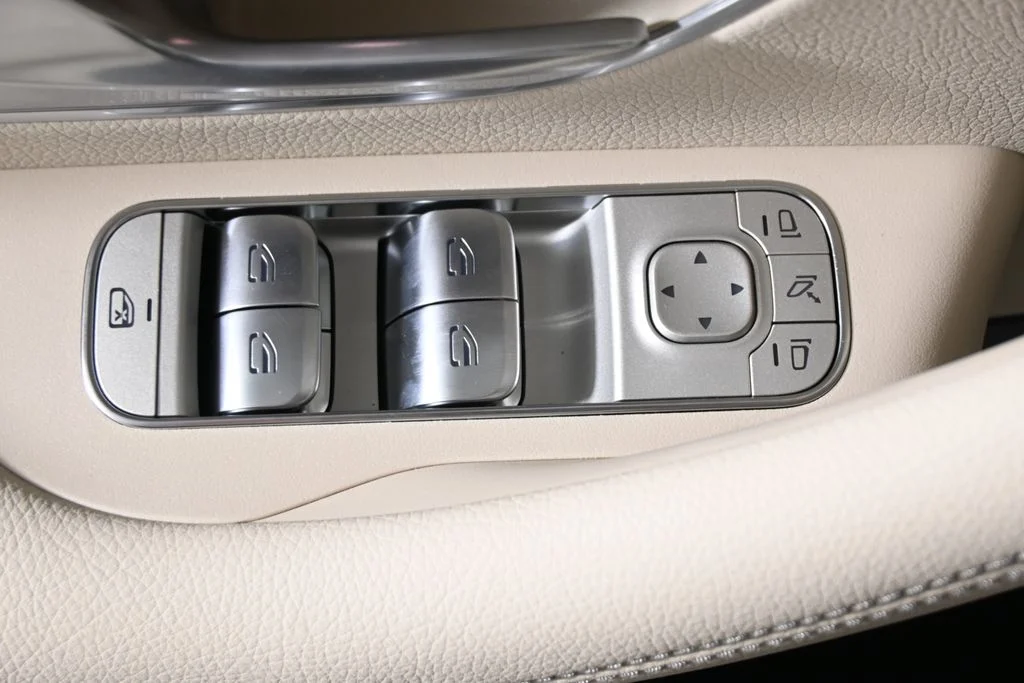 Used 2026 White Mercedes-Benz GLE 450 image 28