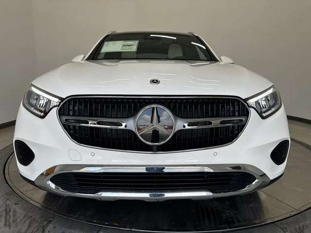 New 2027 White Mercedes-Benz GLC 300 image 13
