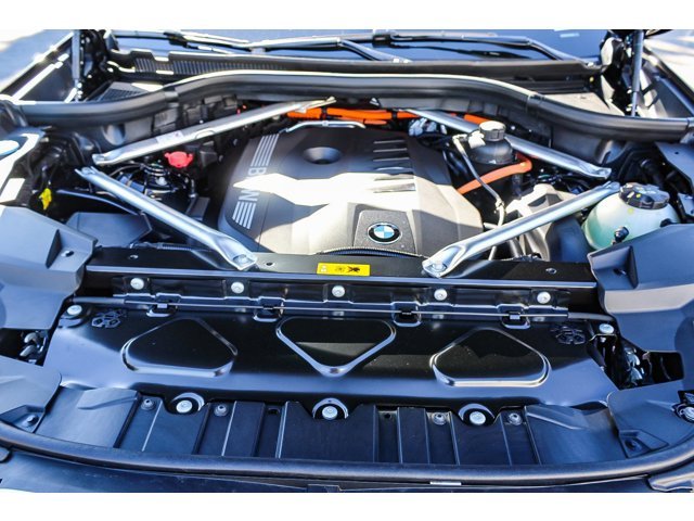 New 2026 Black Sapphire Metallic BMW xDrive50e image 18