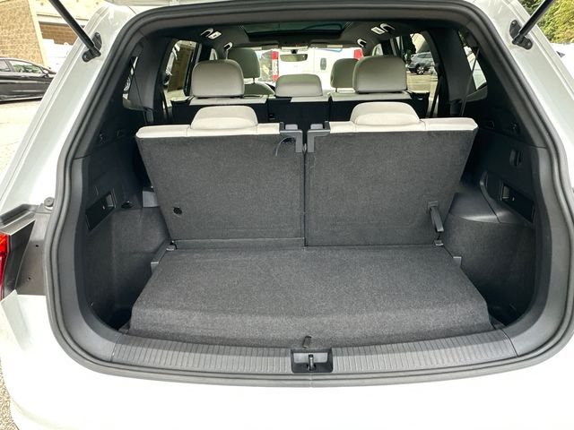 Certified Used 2021 White Volkswagen 2.0T SE R-Line Black image 17