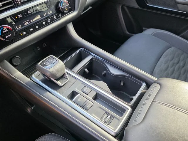 2025 Nissan Pathfinder SV - Photo 24