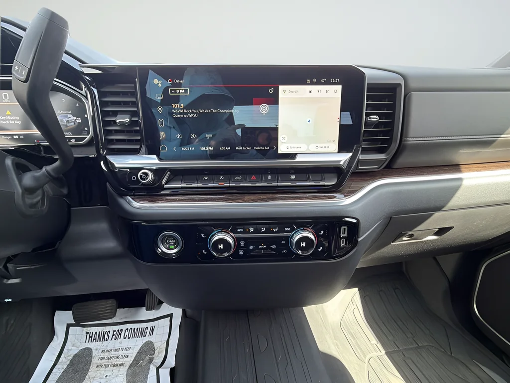 Used 2022 Red GMC Elevation image 21