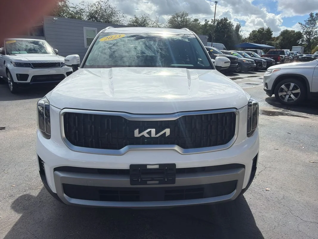 Used 2023 White Kia EX image 8