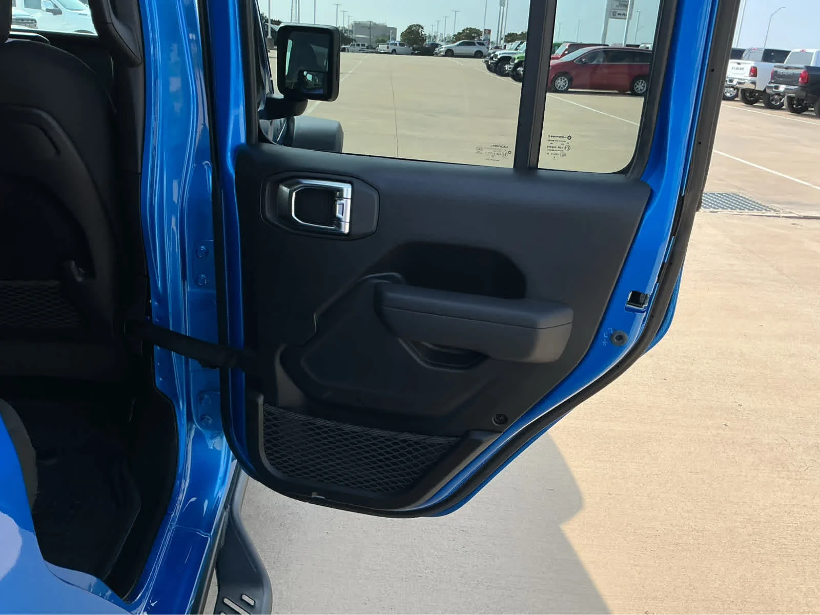 Used 2025 Hydro Blue Pearlcoat Jeep Mojave image 19