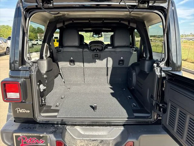 New 2026 Black Clear-Coat Exterior Paint Jeep  image 22