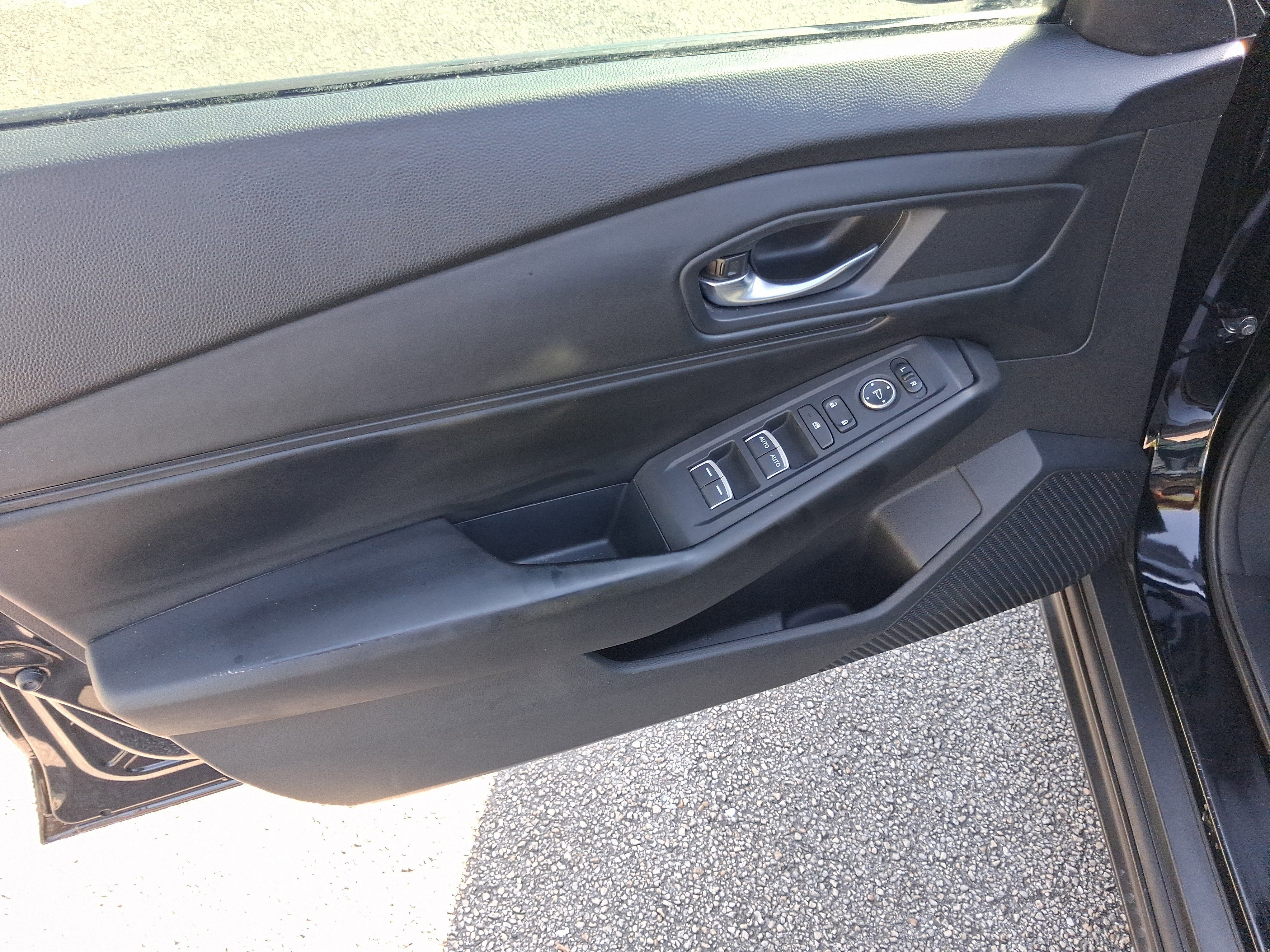 Used 2023  Honda EX image 11