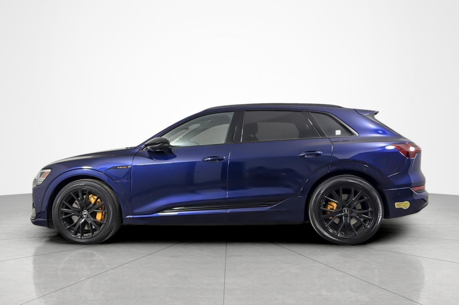 Used 2022 Navarra Blue Metallic Audi Chronos quattro image 2