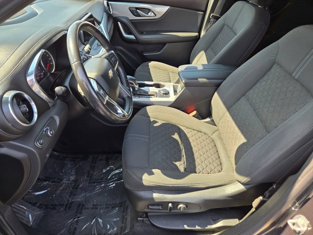 Used 2020 GRAPHITE METALLIC Chevrolet LT image 10