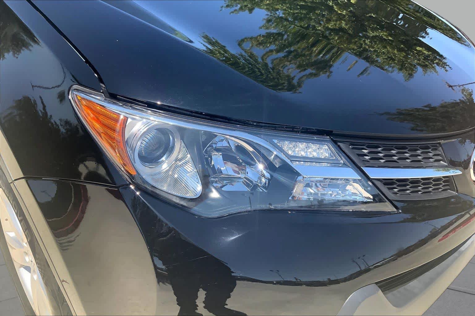 Used 2013 Black Toyota XLE image 26