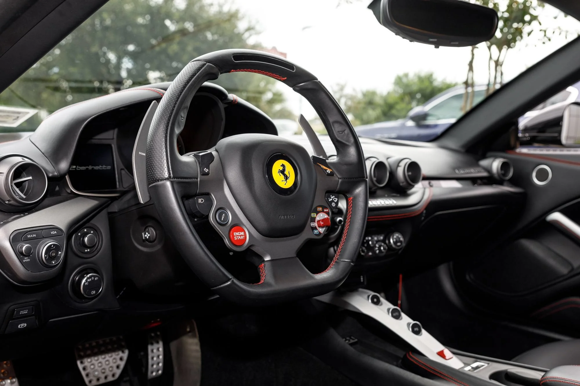 Used 2014 Nero Daytona Ferrari Berlinetta image 33