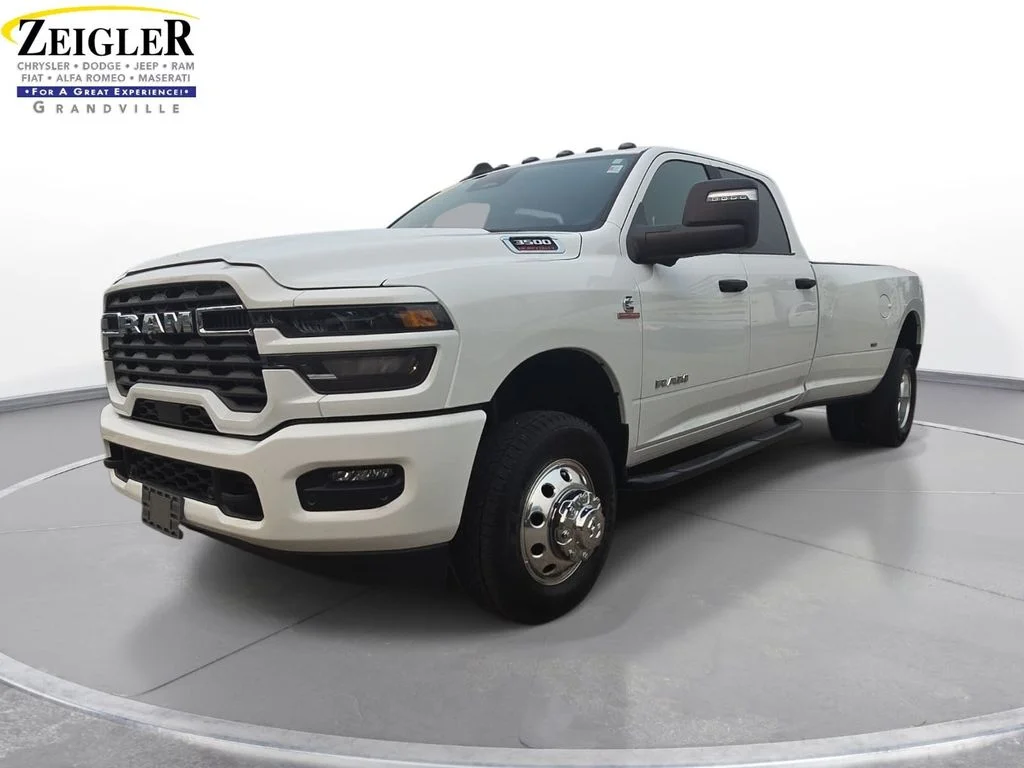 Used 2025 White Ram Big Horn image 1