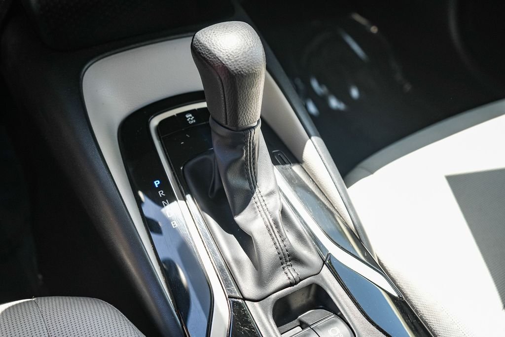 Used 2022 Silver Toyota LE image 18