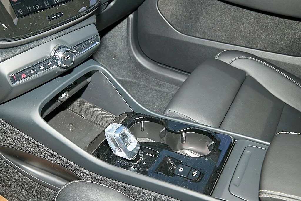 New 2026 Cloud Blue Volvo Plus image 16