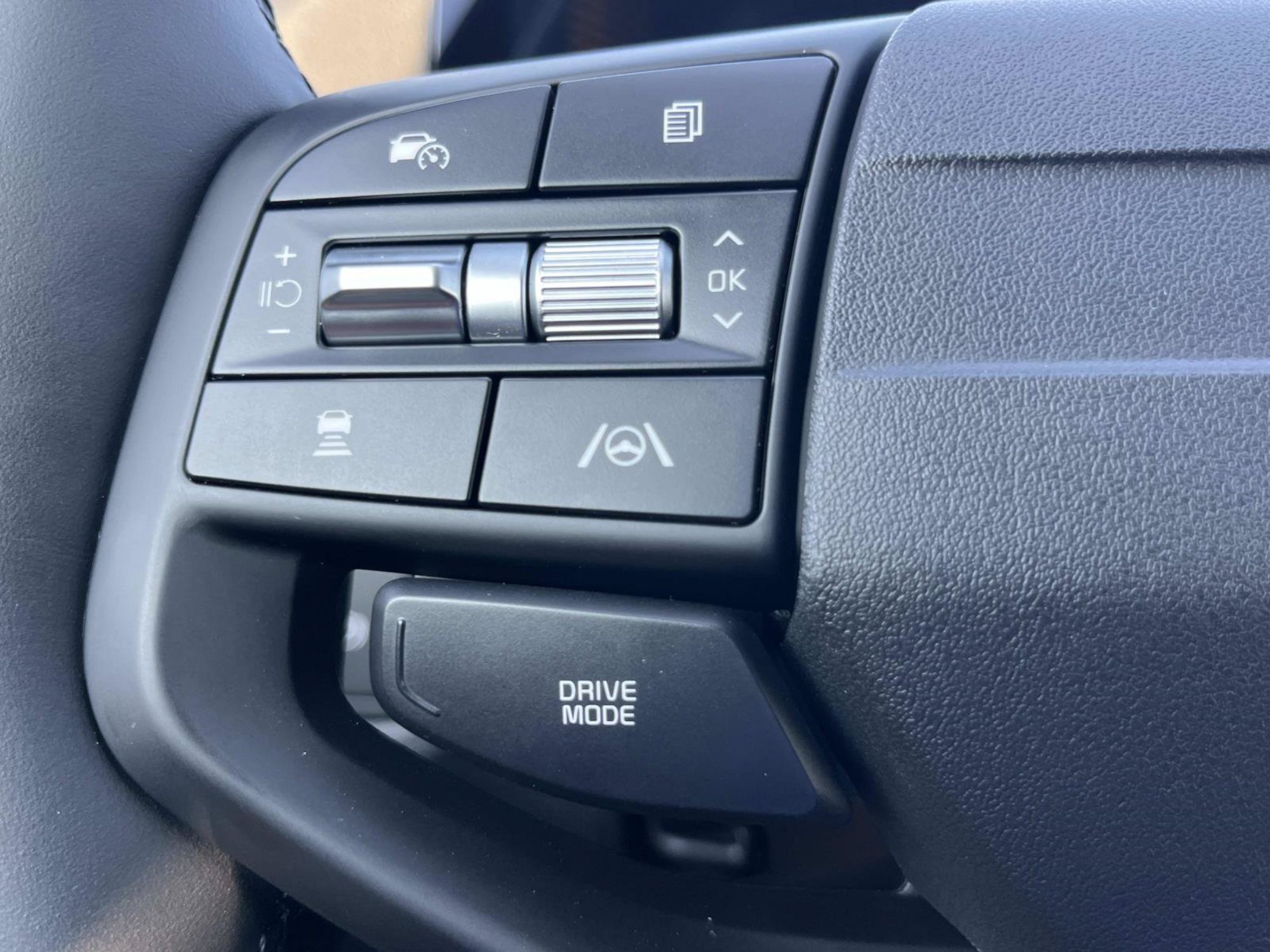 New 2027 Ebony Black Kia EX image 29
