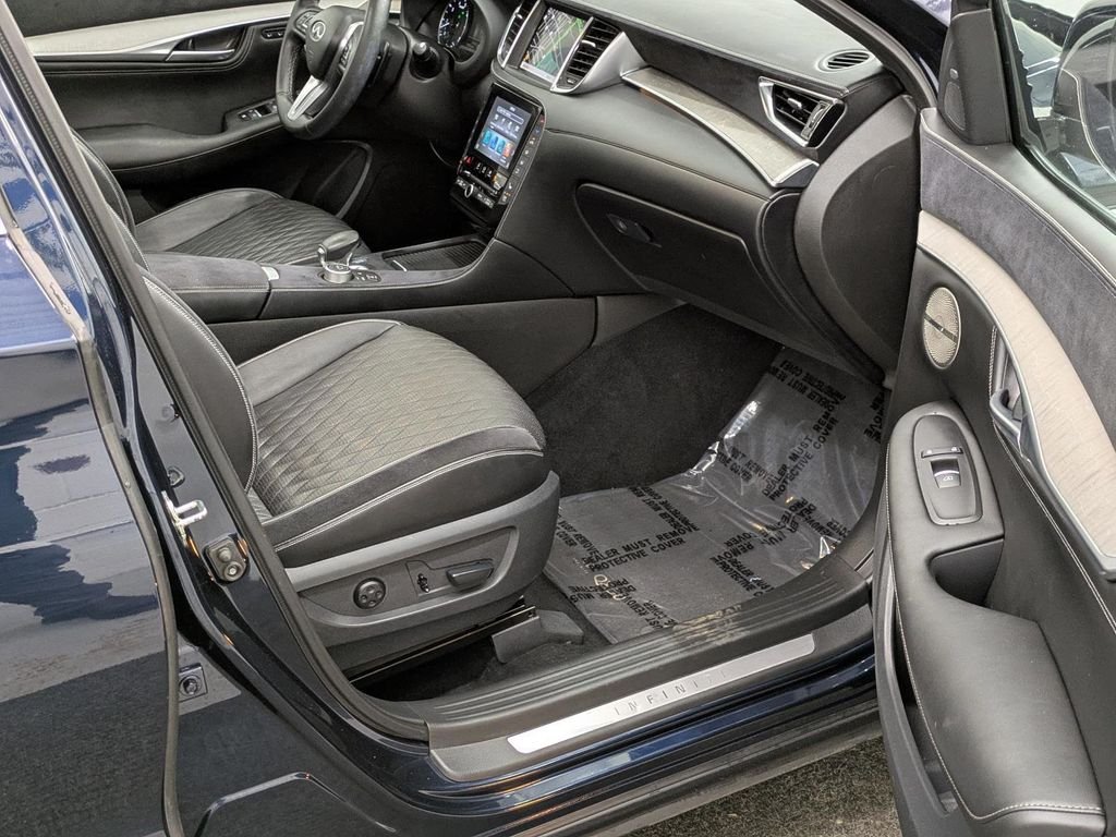 Used 2022 Blue INFINITI Autograph image 26