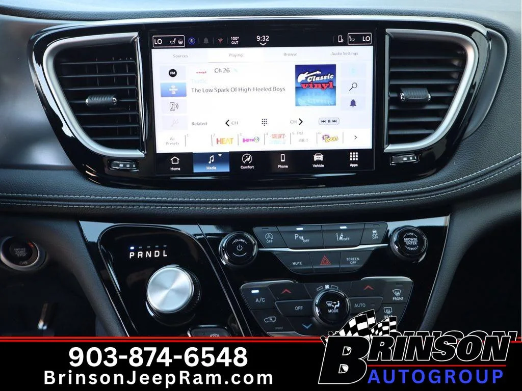 2026 Chrysler Pacifica Select - Photo 13
