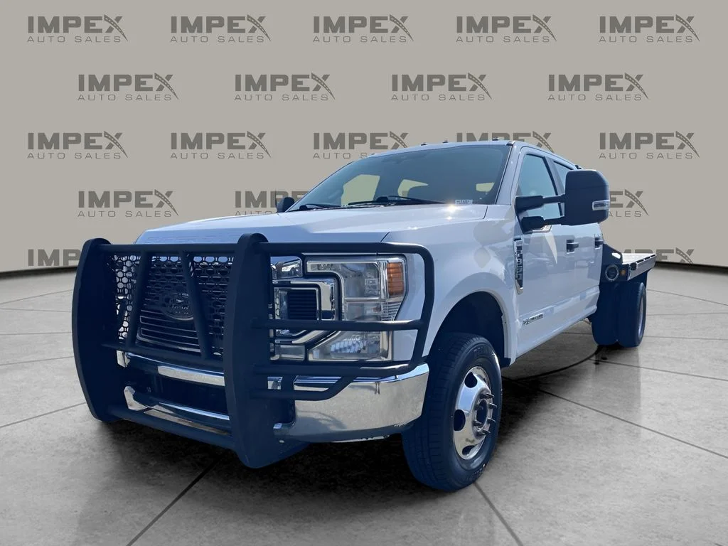 Used 2022 White Ford XL image 1