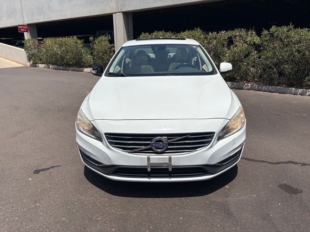 Used 2015  Volvo T5 Premier image 2