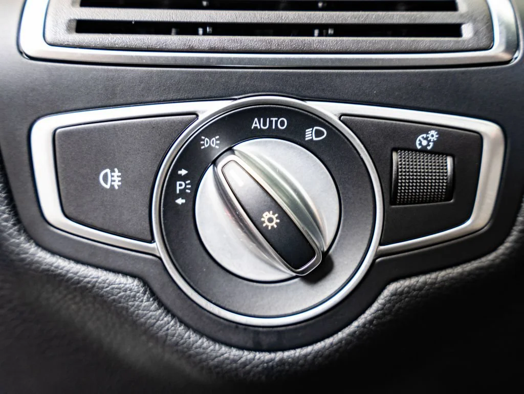Used 2018 White Mercedes-Benz C 300 image 28