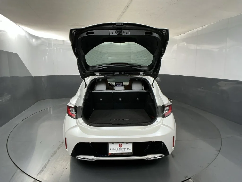 Used 2021 Wind Chill Pearl Toyota SE image 30