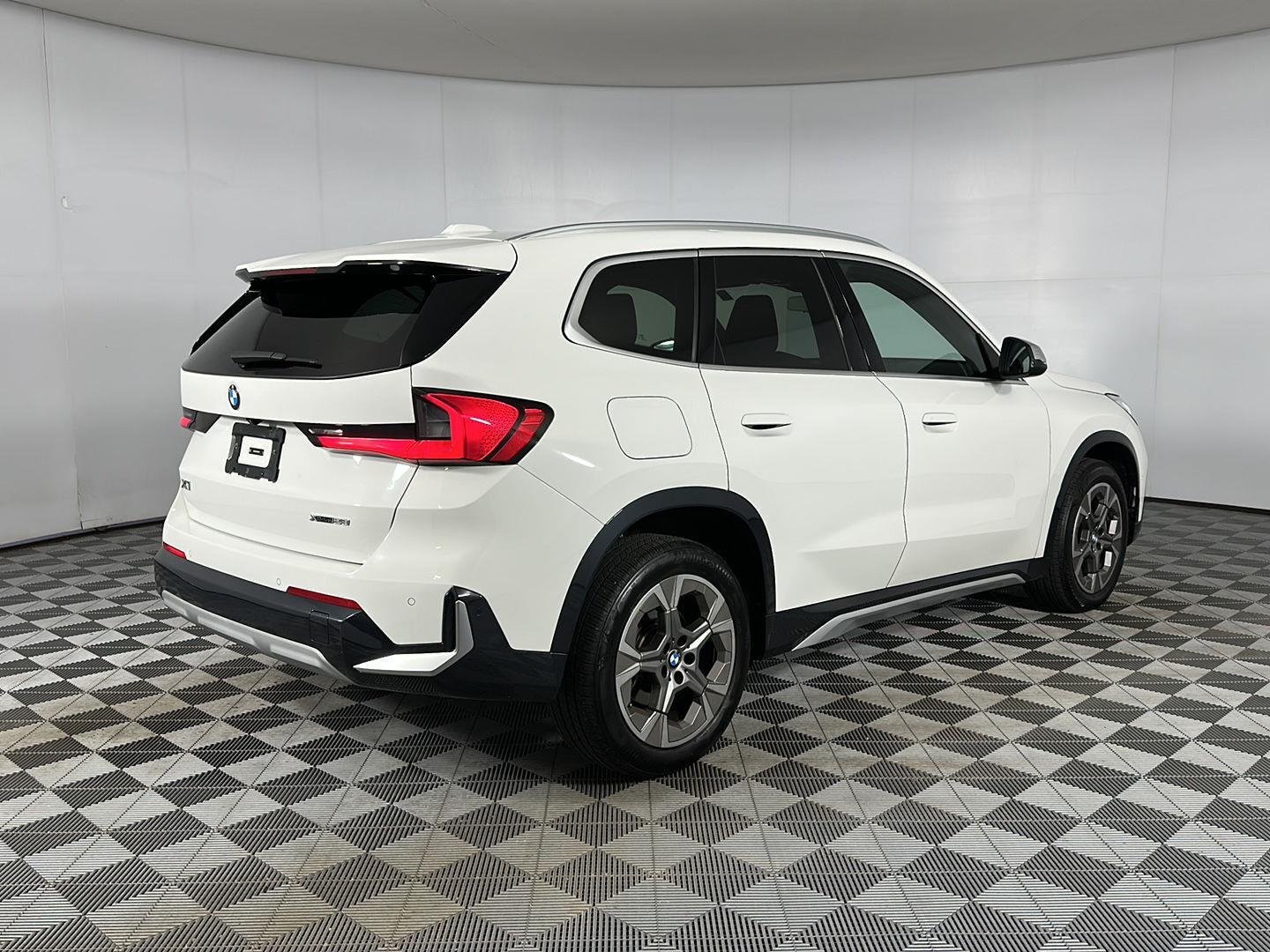 Certified Used 2023 Alpine White BMW xDrive28i image 25